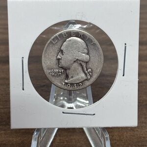 1942 Washington SILVER Quarter Philadelphia Mint USA Collector Coin 90% Ag